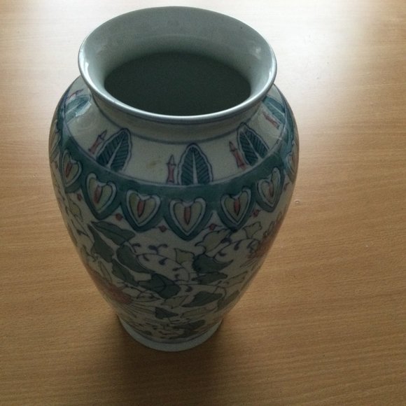 A Chinese porcelain vase green pink flower 9.5" - Picture 4 of 6